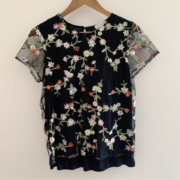 Neiman Marcus Embroidered Floral Top - Picture 1 of 9